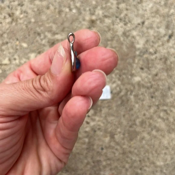 2 Lia Sophia necklace pendants - Picture 5 of 11